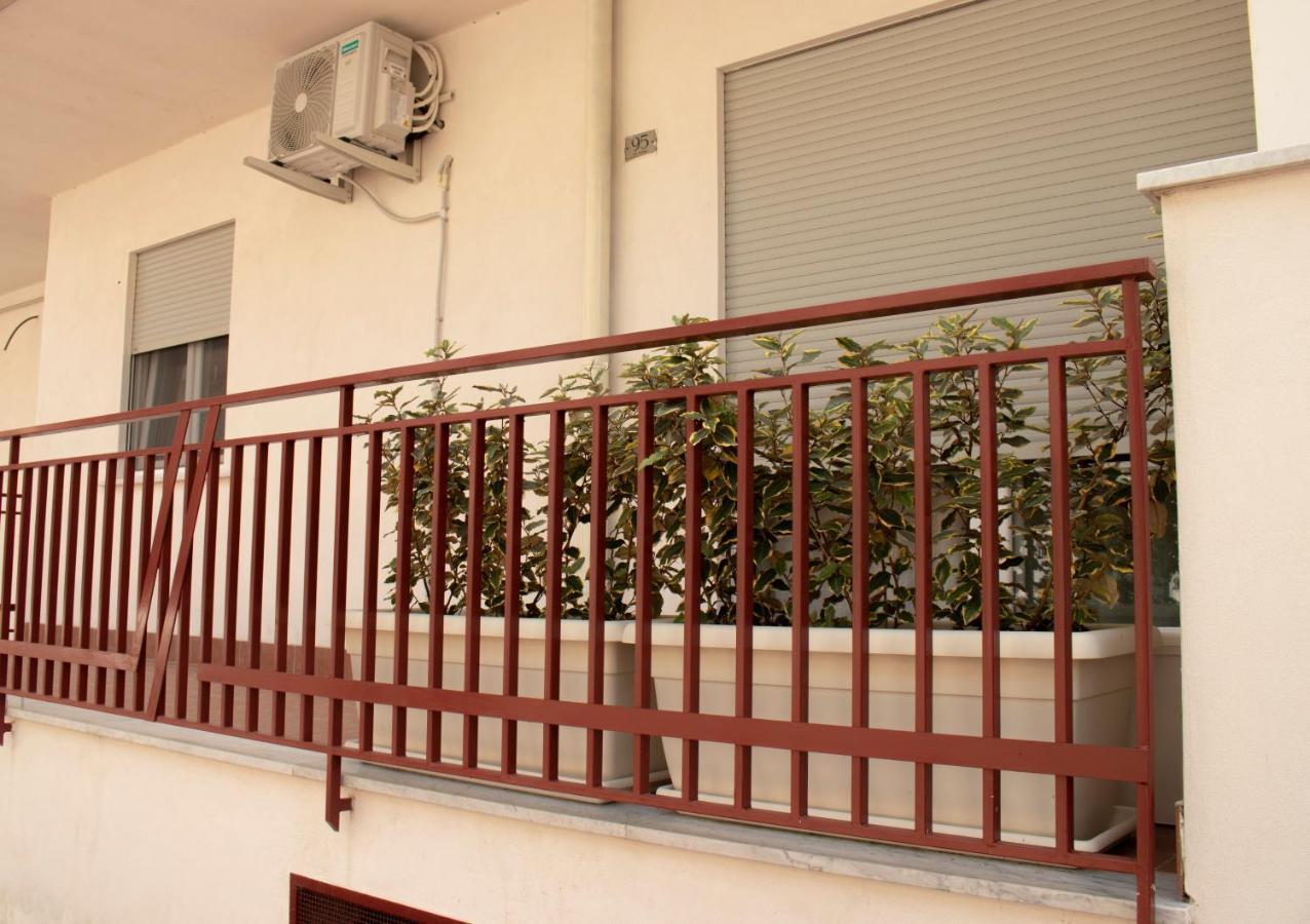Appartamento Via Roma Recale Exterior foto